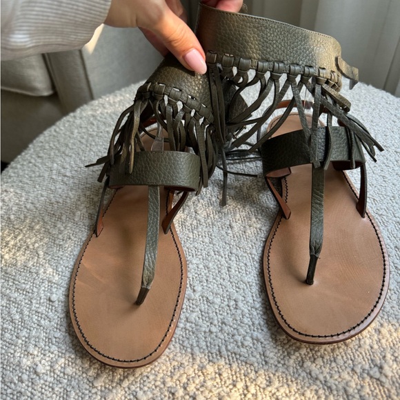 Valentino Khaki green fringe thong leather sandal - Picture 8 of 8